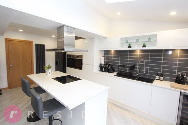 7, Hillstone Avenue, Rochdale photo 3