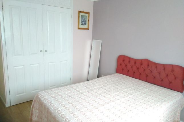 8 Fontmell Close, Coventry photo 4