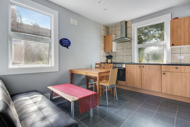 123A, Stratford Road, London photo 2