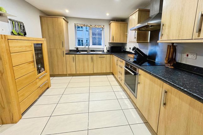 25, Rye Way, Hampshire photo 2