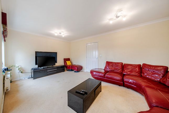 2, Hazelbank, Rickmansworth photo 3