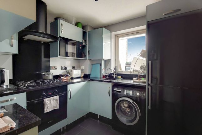 Thumbnail Flat to rent in Stewart Street, Isle Of Dogs, London