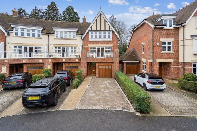 Thumbnail Semi-detached house to rent in Queen Elizabeth Crescent, Beaconsfield