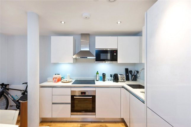 Flat 2, Harvard House, 26, Alie Street, London photo 4