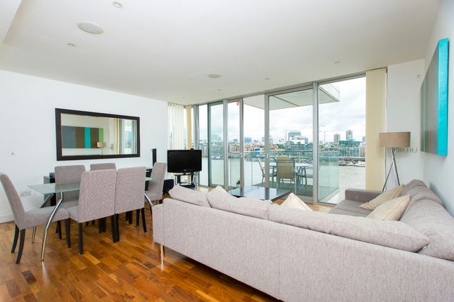 Flat to rent in Luna House, Tempus Wharf, Shad Thames