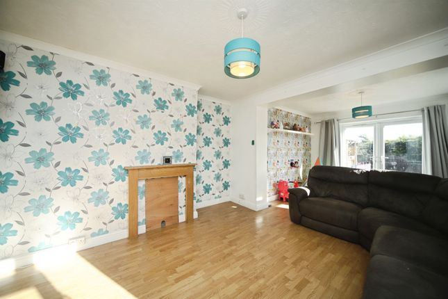 35, Kilve Crescent, Taunton photo 2