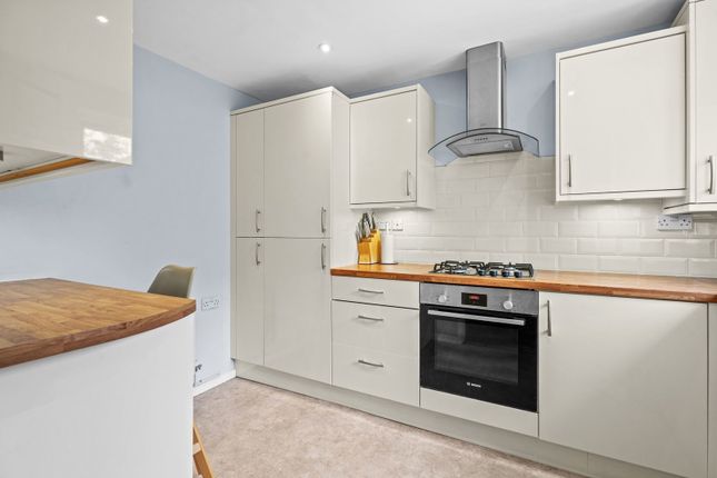 4, Cropton Rise, Milton Keynes photo 3