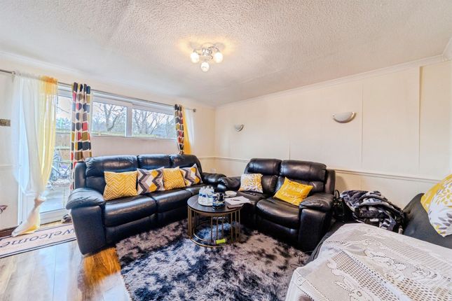 27, Reeves Croft, Milton Keynes photo 2