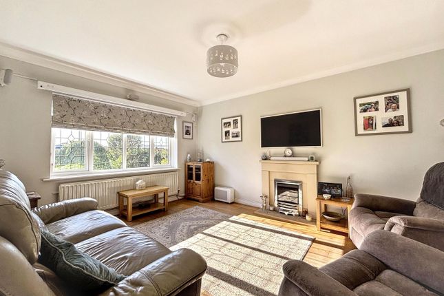 6, Hornbeam Avenue, Bexhill-on-Sea photo 2