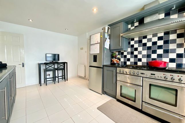 2, Brooklea, Newport photo 4