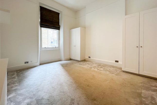 Flat to rent in Carlisle Mansions, Victoria