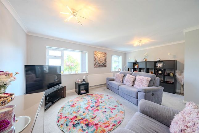 504a, Broad Lane, West Yorkshire photo 2