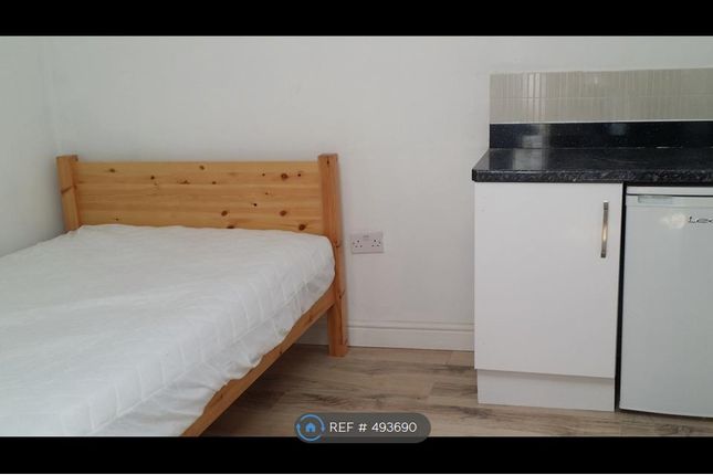 Room To Rent In Stourbridge Road Dudley Dy1 Zoopla