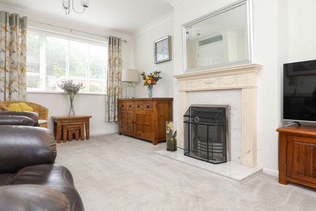 61 Grindlow Avenue, Chesterfield photo 4