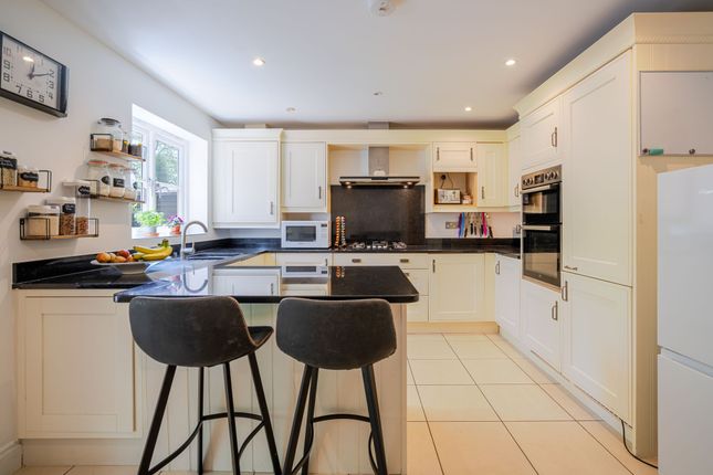 12 Cranbourne Hall Drift Road, Windsor photo 2