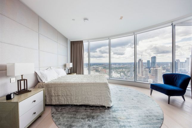 Duplex for sale in Biscayne Avenue, London