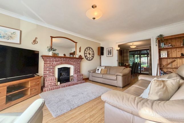 8, Calder Rise, Dudley photo 5