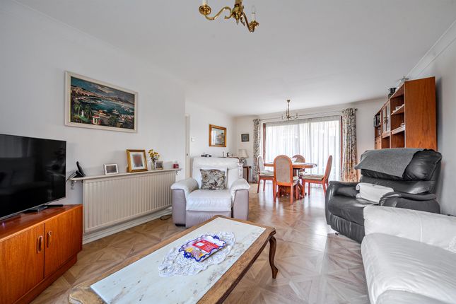 Flat 2, Trentham Lodge, 20, Wellington Road, Enfield photo 2