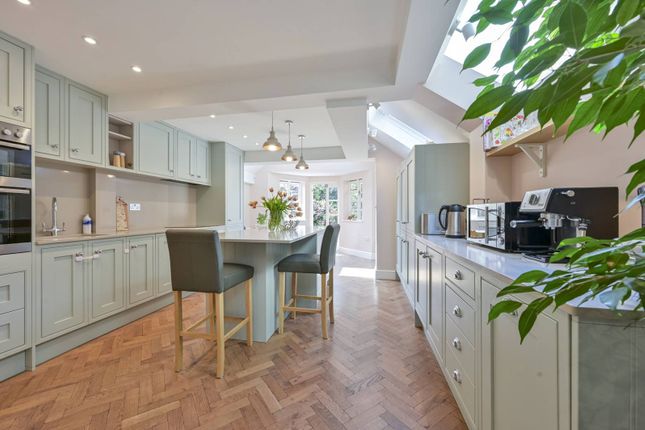 Thumbnail Property to rent in Dingwall Road, Earlsfield, London