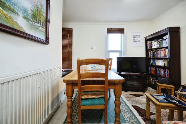 70b, Highland Road, SOUTHSEA photo 3