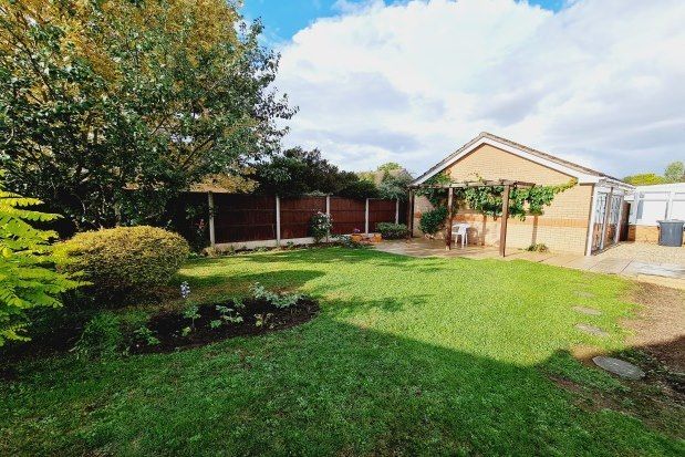 Detached bungalow to rent in Windsor Close, Lincoln