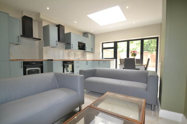 Room 7, Framfield Road, London photo 5