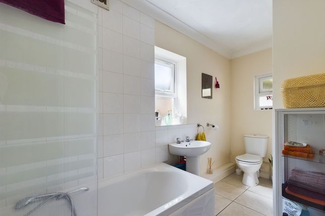 Flat for sale in Temple Close, Huntingdon, Cambridgeshire.