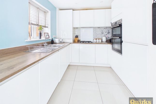 24, Jazz Lane, Basildon photo 3