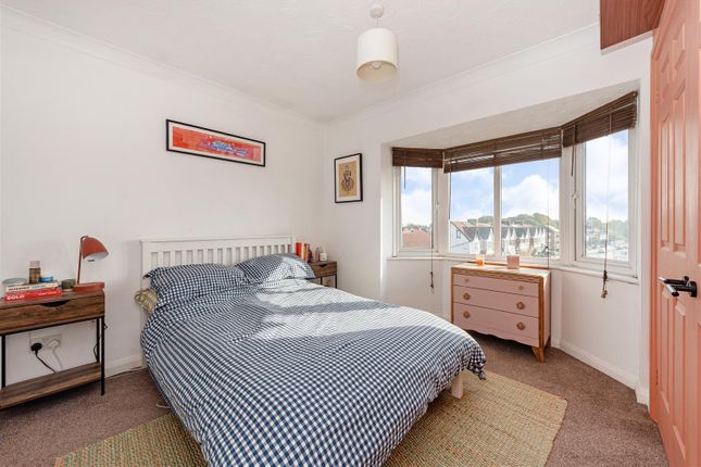 61, Rowan Court, Southsea photo 4