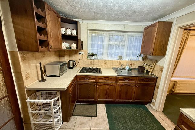 16, Bryn Yr Eglwys, Lampeter photo 3
