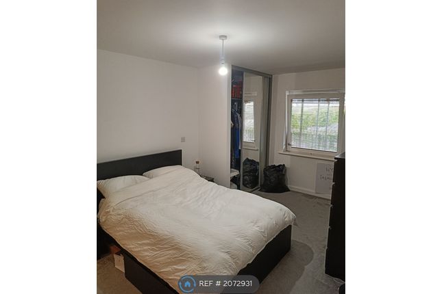 Flat to rent in Denyer Walk, Southampton