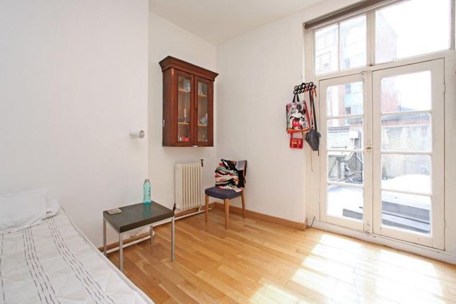 Thumbnail Flat to rent in Hatton Wall, Clerkenwell