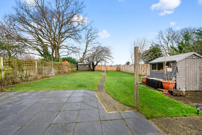 2, Lyndhurst Avenue, Maidenhead photo 2