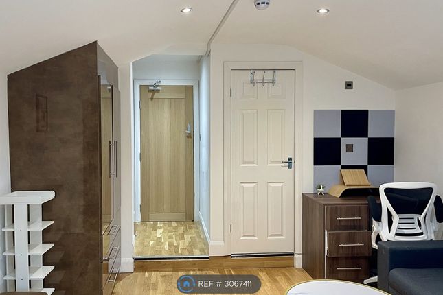 St Judes Road, Englefield Green, Egham photo 5