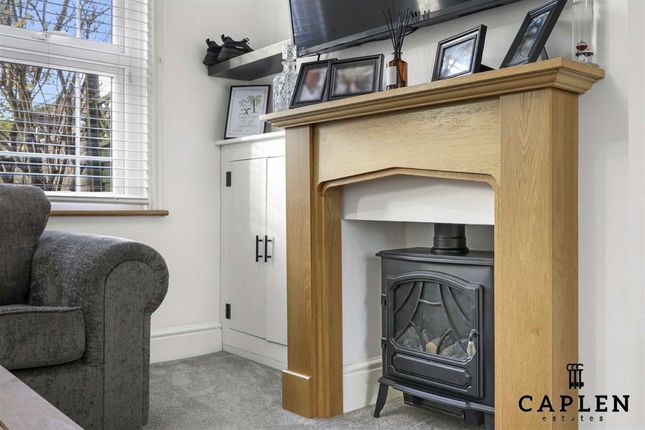 9, Old Savills Cottages, Chigwell photo 4