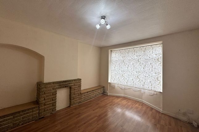 16 The Meads, Edgware photo 2