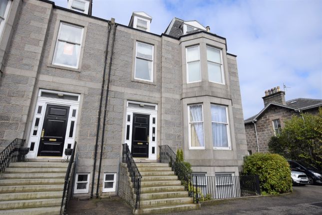 Thumbnail Flat to rent in Queen's Gate, West End, Aberdeen
