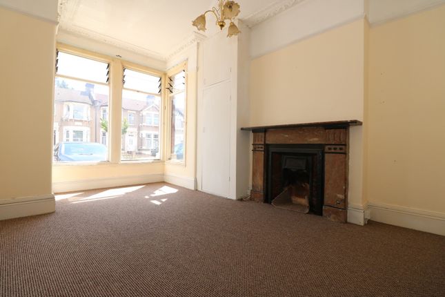 Thumbnail Flat to rent in Seymour Gardens, Ilford, Essex