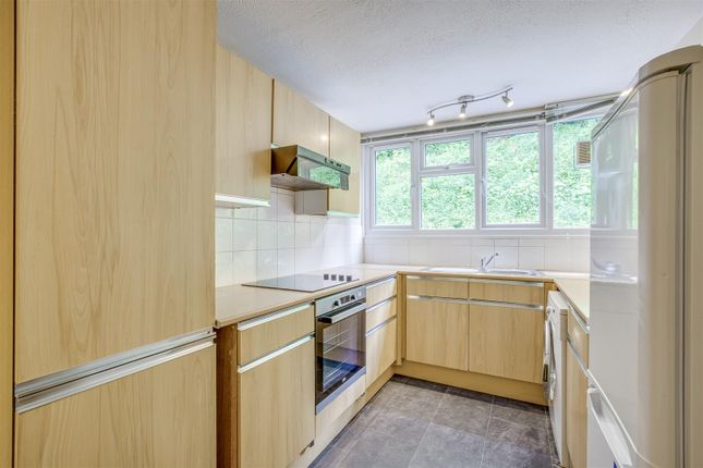17, Hunters Hill, High Wycombe photo 3