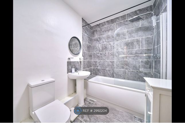 Upper Selsdon Road, South Croydon photo 4