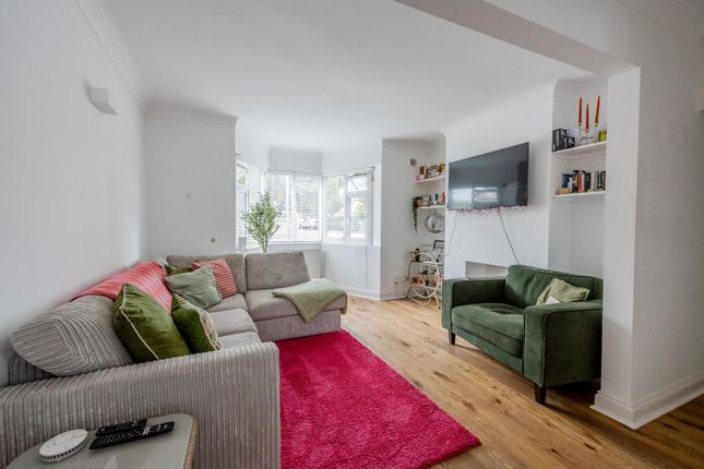 2 Grantham Lodge, Hadleigh Road, Leigh-On-Sea photo 2