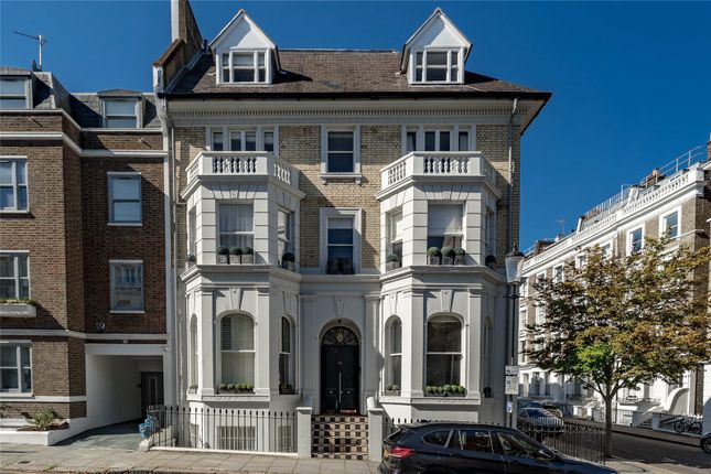 2-bed flat on Flat 2, 30, Campden Hill Gardens, London, £1,300,000