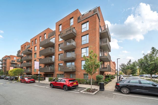 2-bed flat on Hargrave Drive, Harrow HA1, £375,000