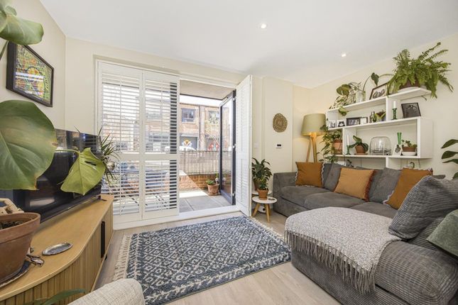 2, Taylor House 22C, Sutherland Road, London photo 4