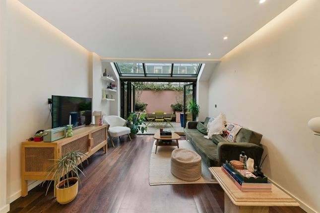 Thumbnail Flat for sale in Prince Of Wales Road, Chalk Farm