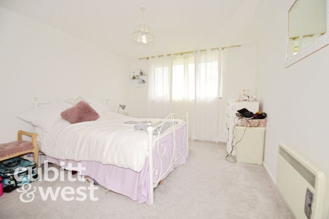 Wendover Road, Havant photo 4