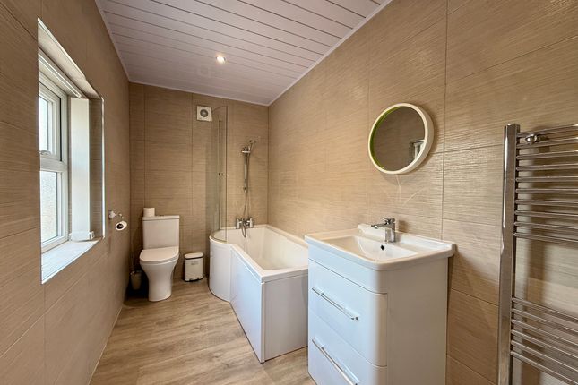 13 Queen Street, Normanton photo 4