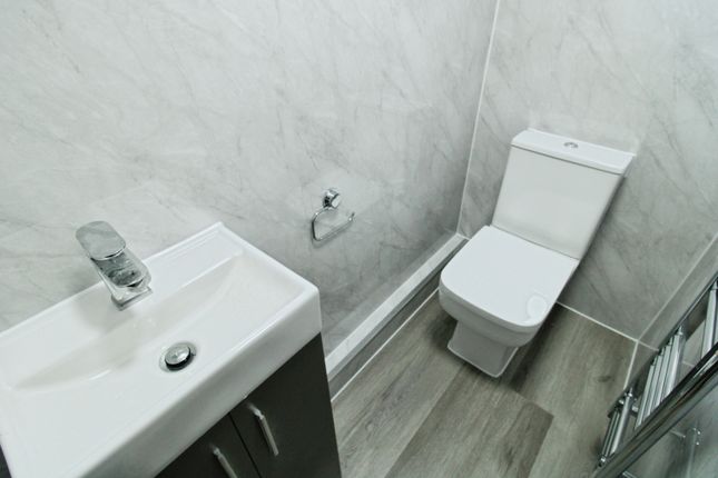 28, Wigston photo 4