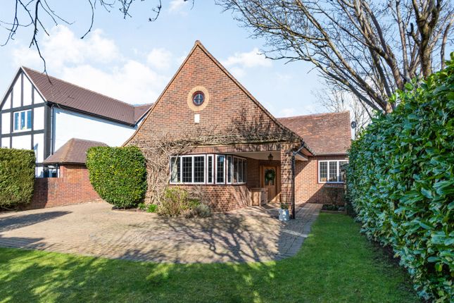 Thumbnail Bungalow for sale in Coulsdon Road, Old Coulsdon, Coulsdon