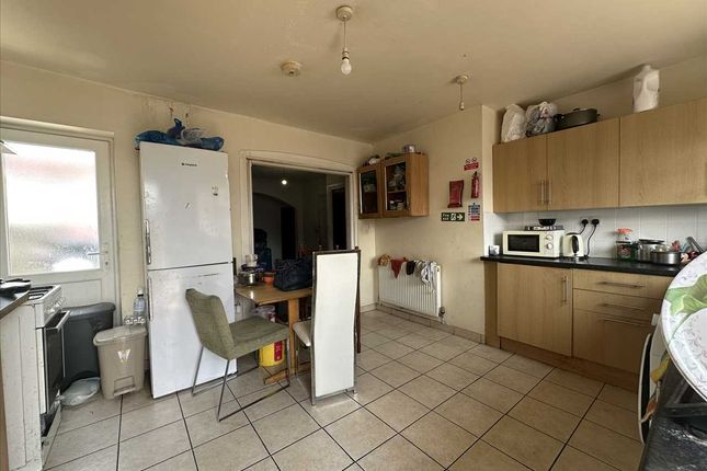 23, Stuart Road, Harrow photo 5